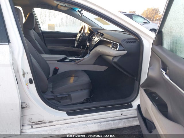 Toyota CAMRY LE 2018 4T1B11HK3JU615357 Image 5