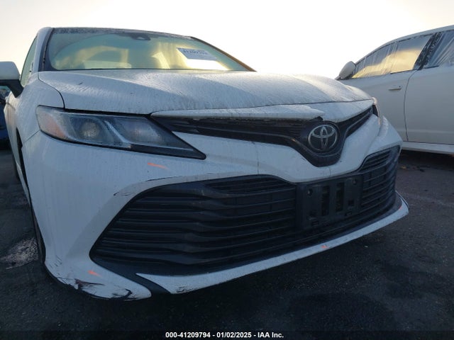 Toyota CAMRY LE 2018 4T1B11HK3JU615357 Image 6
