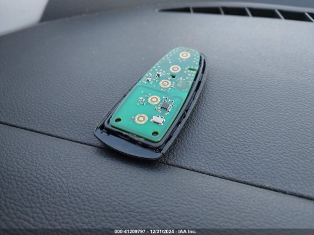 1FMCU9HD8KUA82483 Ford ESCAPE SEL