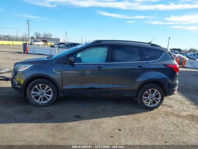 1FMCU9HD8KUA82483 Ford ESCAPE SEL