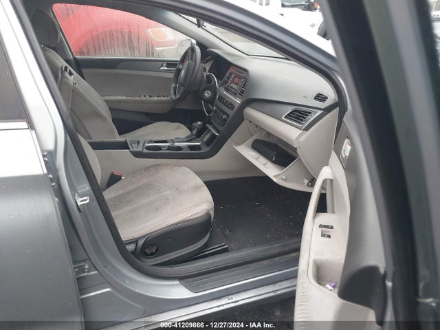 Hyundai SONATA SE 2015 5NPE24AFXFH040527 Image 5