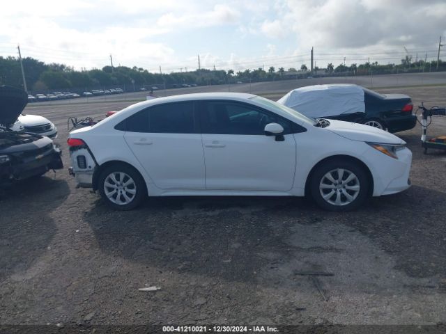 5YFEPMAE3NP370522 Toyota COROLLA LE