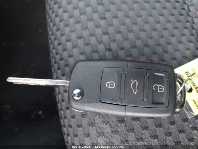 1VWAP7A36EC009760 Volkswagen Passat 2.5l S