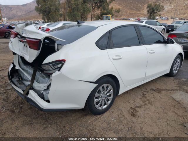 3KPF24ADXLE205043 KIA FORTE FE