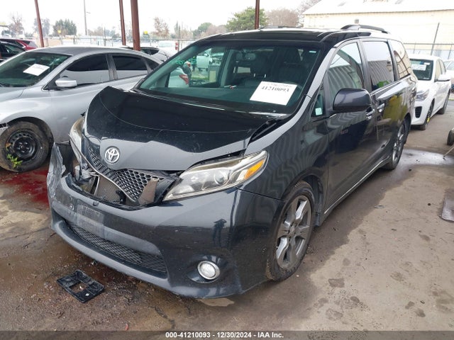 5TDXZ3DCXHS859969 Toyota SIENNA SE