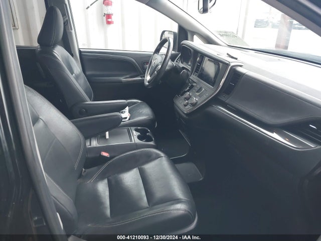 5TDXZ3DCXHS859969 Toyota SIENNA SE