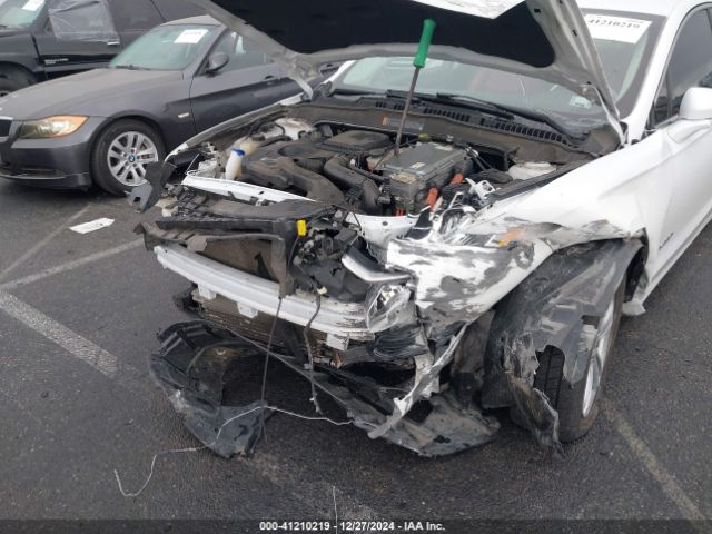 3FA6P0RU3FR247118 Ford Fusion Hybrid Titanium