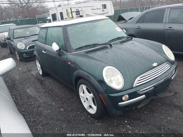 2002 MINI COOPER WMWRC33402TC34025 Photo 0