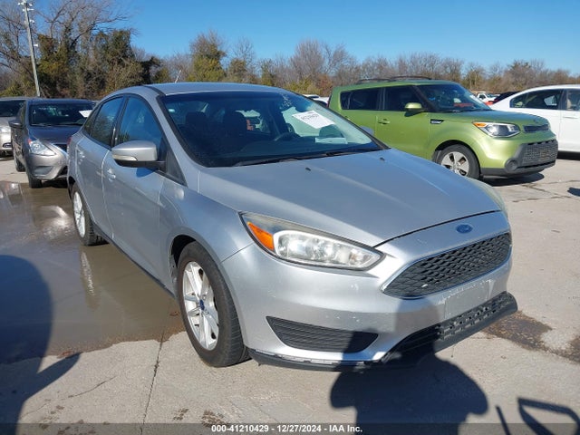 Ford FOCUS SE 2015 1FADP3F20FL206035 Image 1