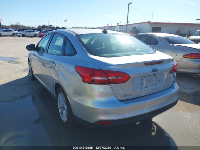 Ford FOCUS SE 2015 1FADP3F20FL206035 Image 3