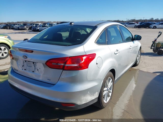 Ford FOCUS SE 2015 1FADP3F20FL206035 Image 4