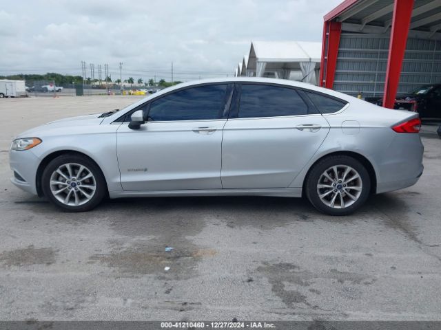 3FA6P0LU7HR118794 Ford Fusion Hybrid Se
