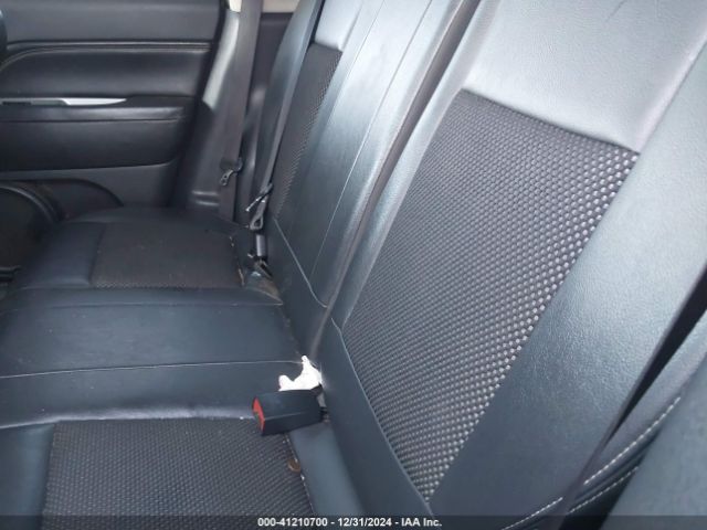 1C4NJCEA2GD742313 Jeep Compass Latitude