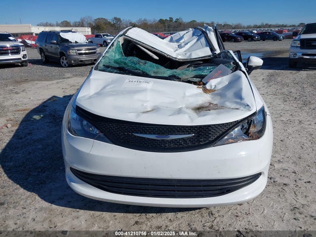 2C4RC1AG8LR139576 Chrysler Voyager L