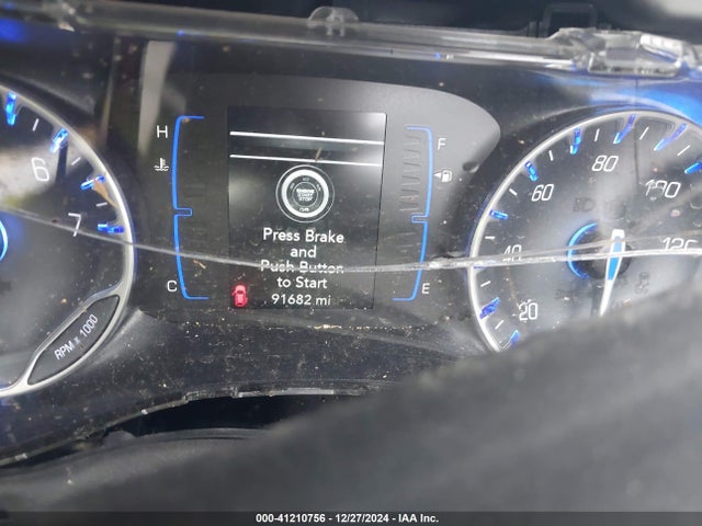2C4RC1AG8LR139576 Chrysler Voyager L