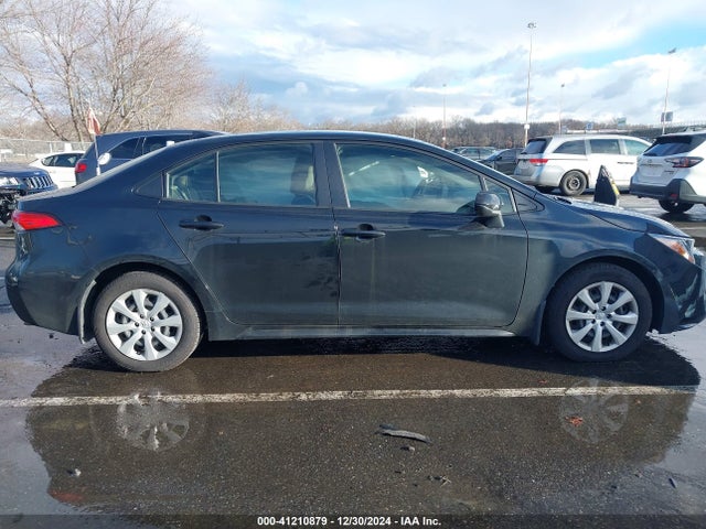 JTDEPMAE3NJ194494 Toyota COROLLA LE