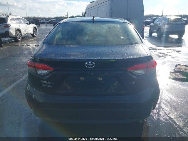 JTDEPMAE3NJ194494 Toyota COROLLA LE
