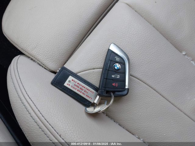 2018 BMW X1 WBXHT3C39J5L34987 Photo 10