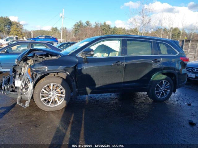 5TDJZRFH5JS530698 Toyota Highlander Xle
