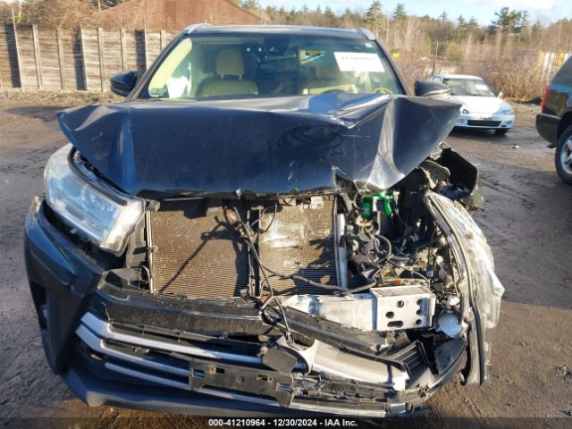 5TDJZRFH5JS530698 Toyota Highlander Xle
