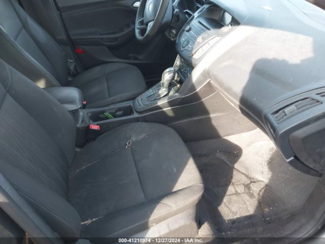 1FADP3F29FL303928 Ford FOCUS SE