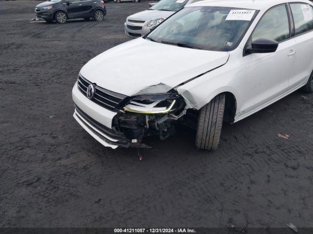 3VWD17AJ4HM299318 Volkswagen Jetta 1.8t Sport