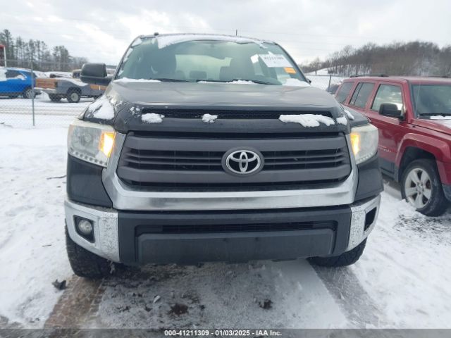 5TFDY5F18EX406534 Toyota Tundra Sr5 5.7l V8