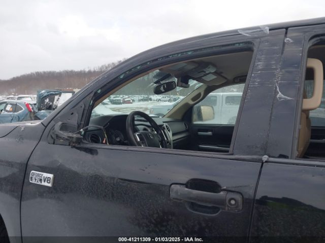 5TFDY5F18EX406534 Toyota Tundra Sr5 5.7l V8