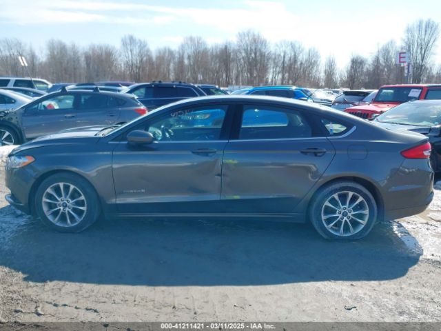3FA6P0LU8HR304764 Ford Fusion Hybrid Se