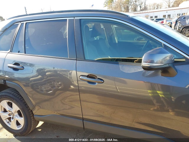Toyota Rav4 Xle 2019 JTMW1RFV3KD034847 Image 14