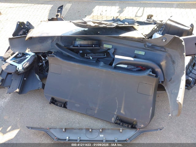 Toyota Rav4 Xle 2019 JTMW1RFV3KD034847 Image 12