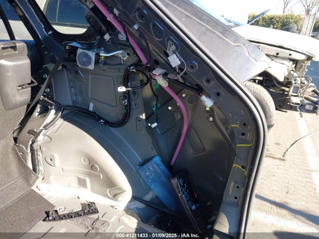 Toyota Rav4 Xle 2019 JTMW1RFV3KD034847 Image 19