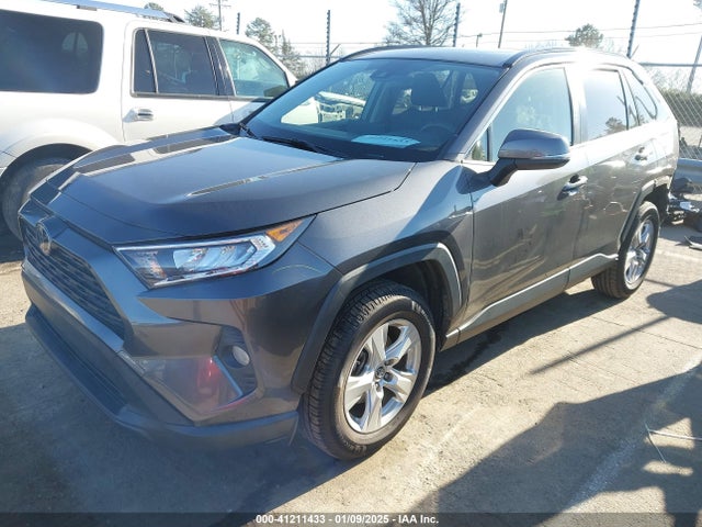 Toyota Rav4 Xle 2019 JTMW1RFV3KD034847 Image 2
