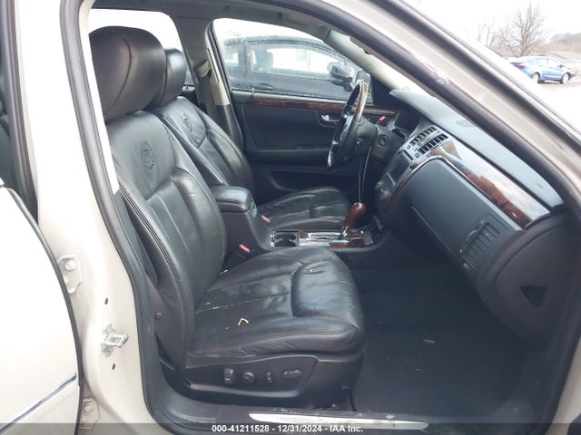 2011 CADILLAC DTS 1G6KH5E62BU138469 Photo 4