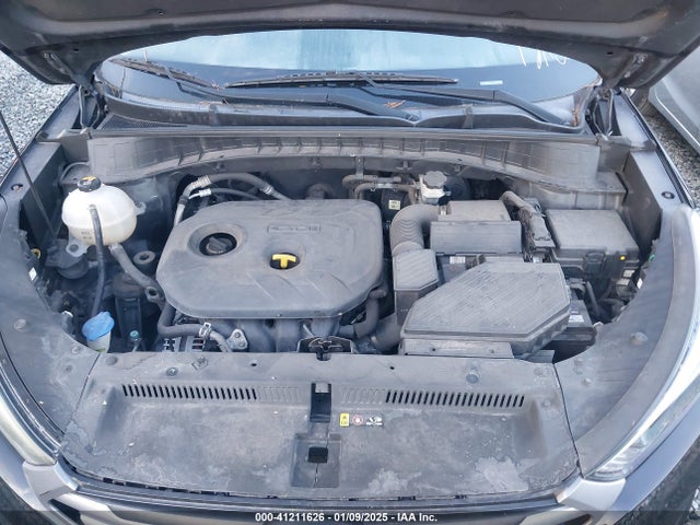 KM8J33A40GU041810 Hyundai TUCSON SE