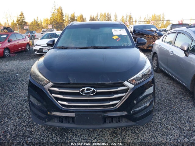 KM8J33A40GU041810 Hyundai TUCSON SE
