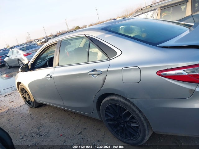 4T1BF1FK1FU099964 Toyota CAMRY SE