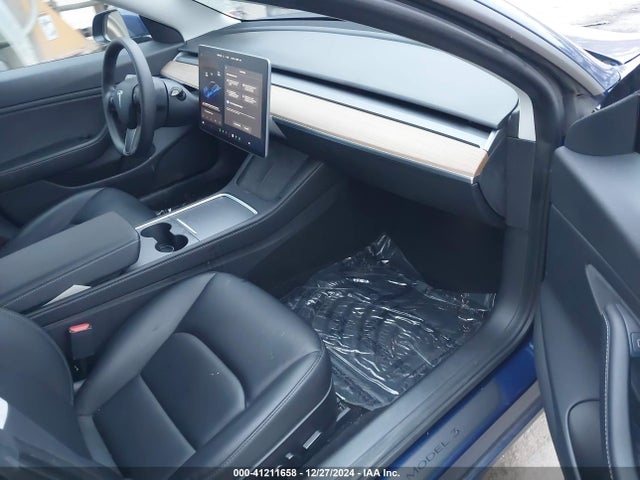 2021 TESLA MODEL 3 5YJ3E1EBXMF853236 Photo 4