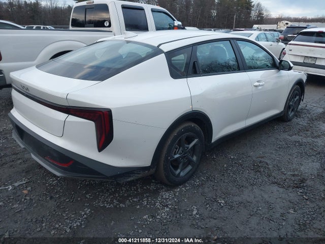 KIA K4 Lxs 2025 3KPFT4DE3SE029937 Image 4