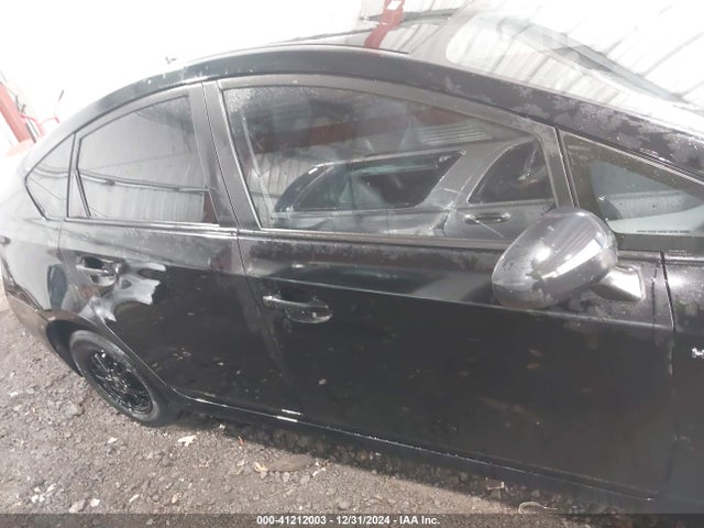 JTDKN3DU9F0400947 Toyota Prius Two