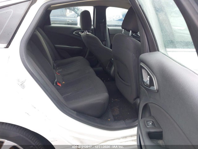 Chrysler 200 Limited 2015 1C3CCCABXFN575986 Image 8