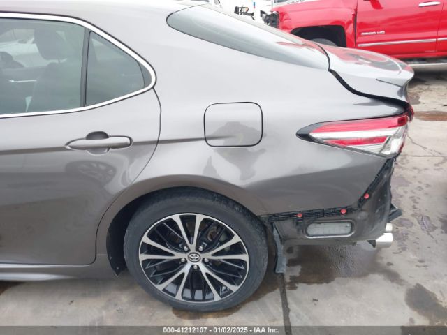 4T1B21HK2JU001817 Toyota Camry Hybrid Se