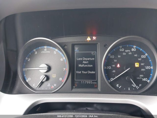 JTMZFREV3HJ703564 Toyota RAV4 LE