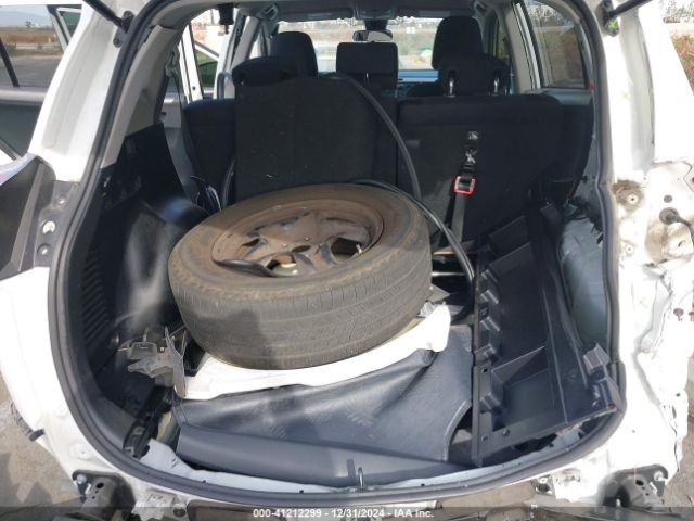 JTMZFREV3HJ703564 Toyota RAV4 LE