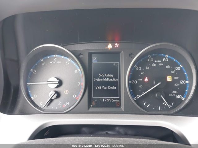 JTMZFREV3HJ703564 Toyota RAV4 LE