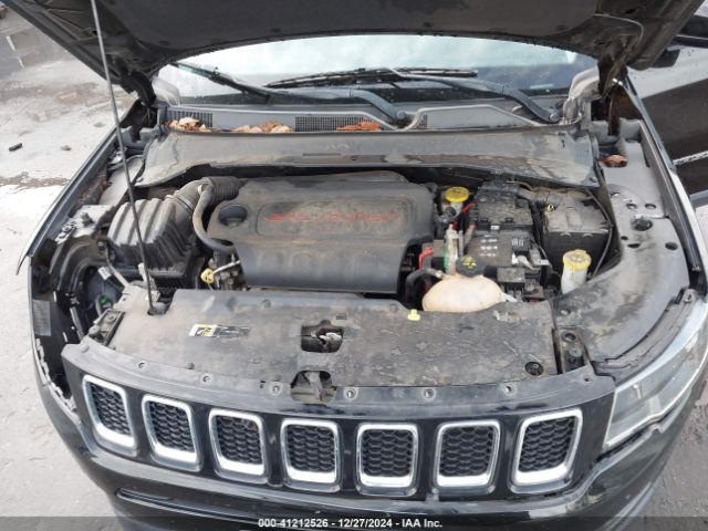3C4NJCBB3JT495320 Jeep Compass Latitude Fwd