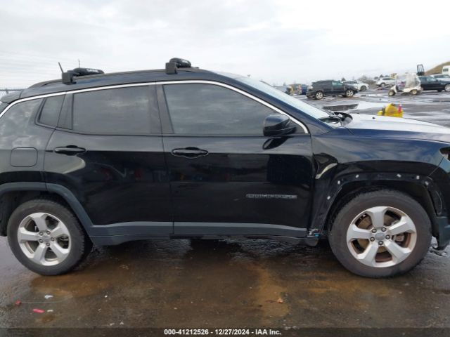 3C4NJCBB3JT495320 Jeep Compass Latitude Fwd