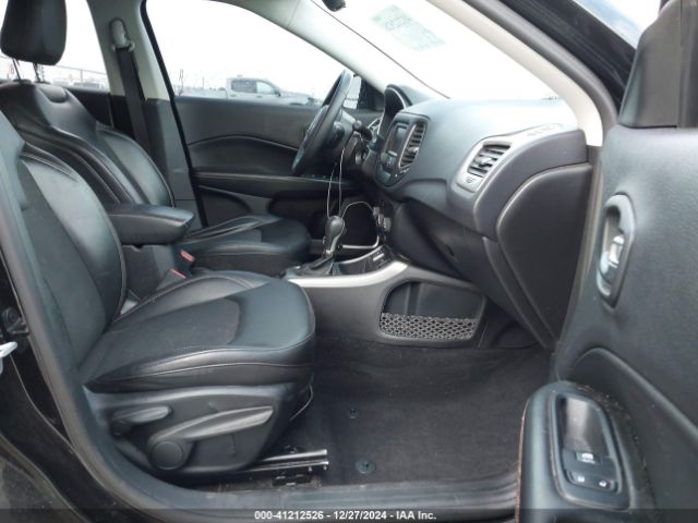 3C4NJCBB3JT495320 Jeep Compass Latitude Fwd