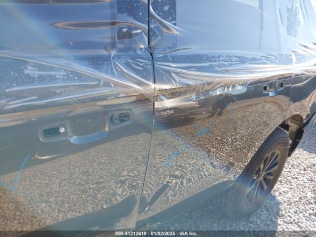 1FMJU1HT8MEA75501 Ford Expedition Xlt