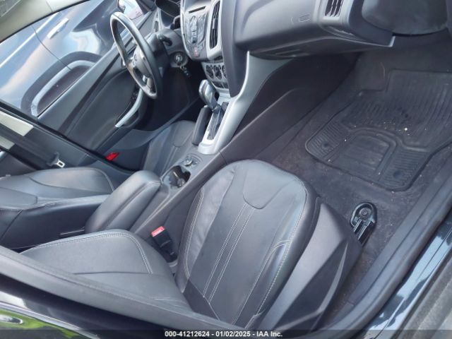 1FADP3K21EL252879 Ford FOCUS SE